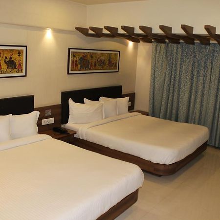 Shreeji Vatika Surat Exterior photo