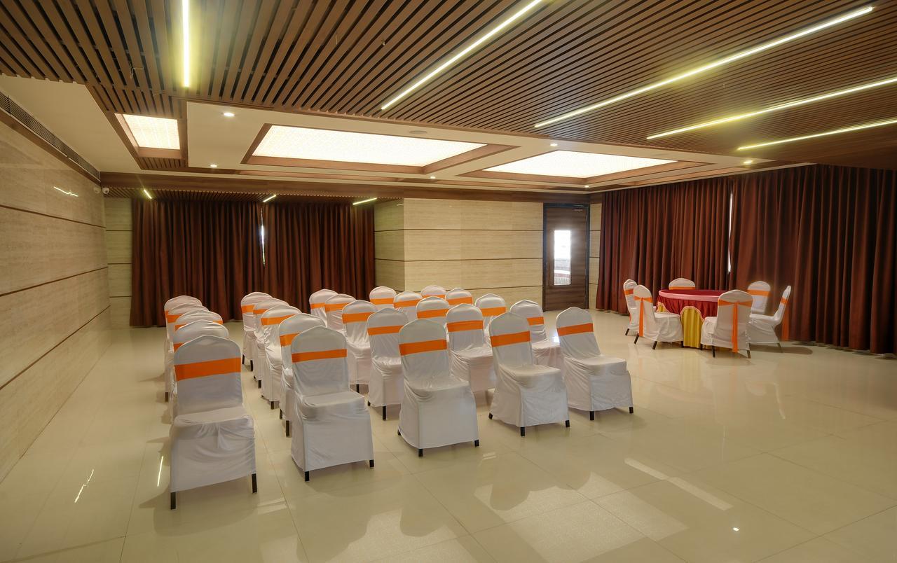 Shreeji Vatika Surat Exterior photo