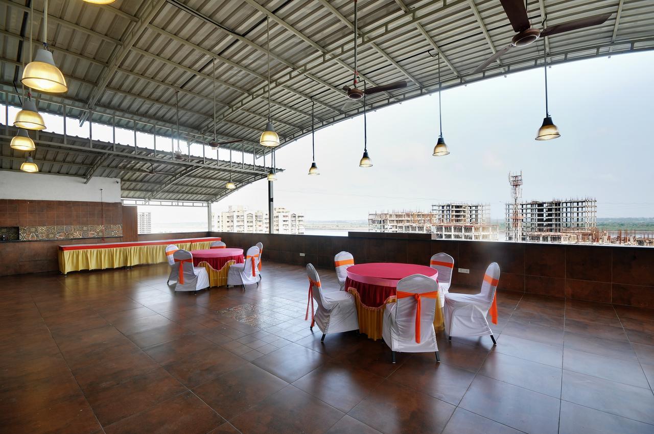 Shreeji Vatika Surat Exterior photo