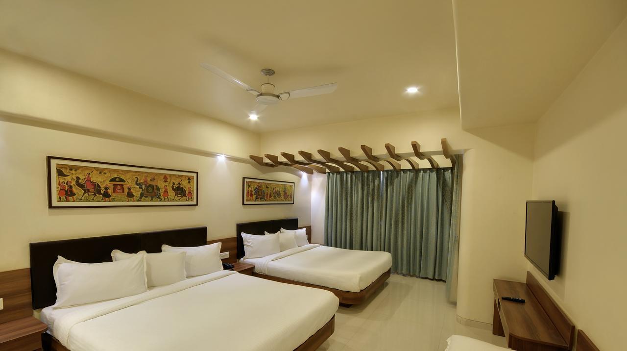 Shreeji Vatika Surat Exterior photo