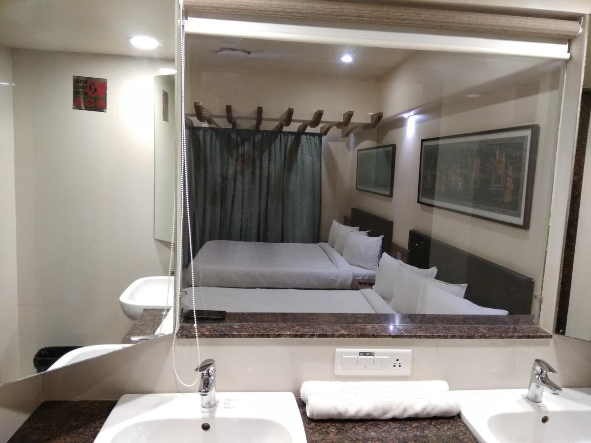 Shreeji Vatika Surat Exterior photo